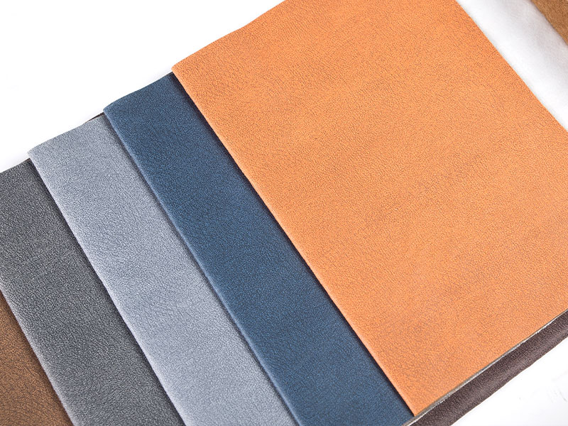 Premium Tech Cloth -sohva, jolla on nahkainen ulkonäkö ja hengittävä kangas